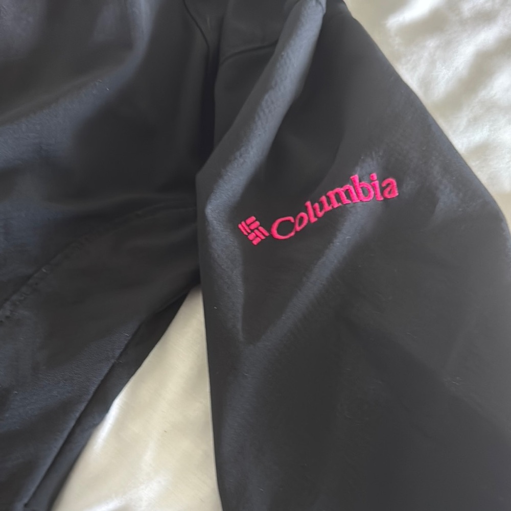 Excellent shape looks new: Columbia Black Jacket with Pink Embroidery - Picture 4 of 7